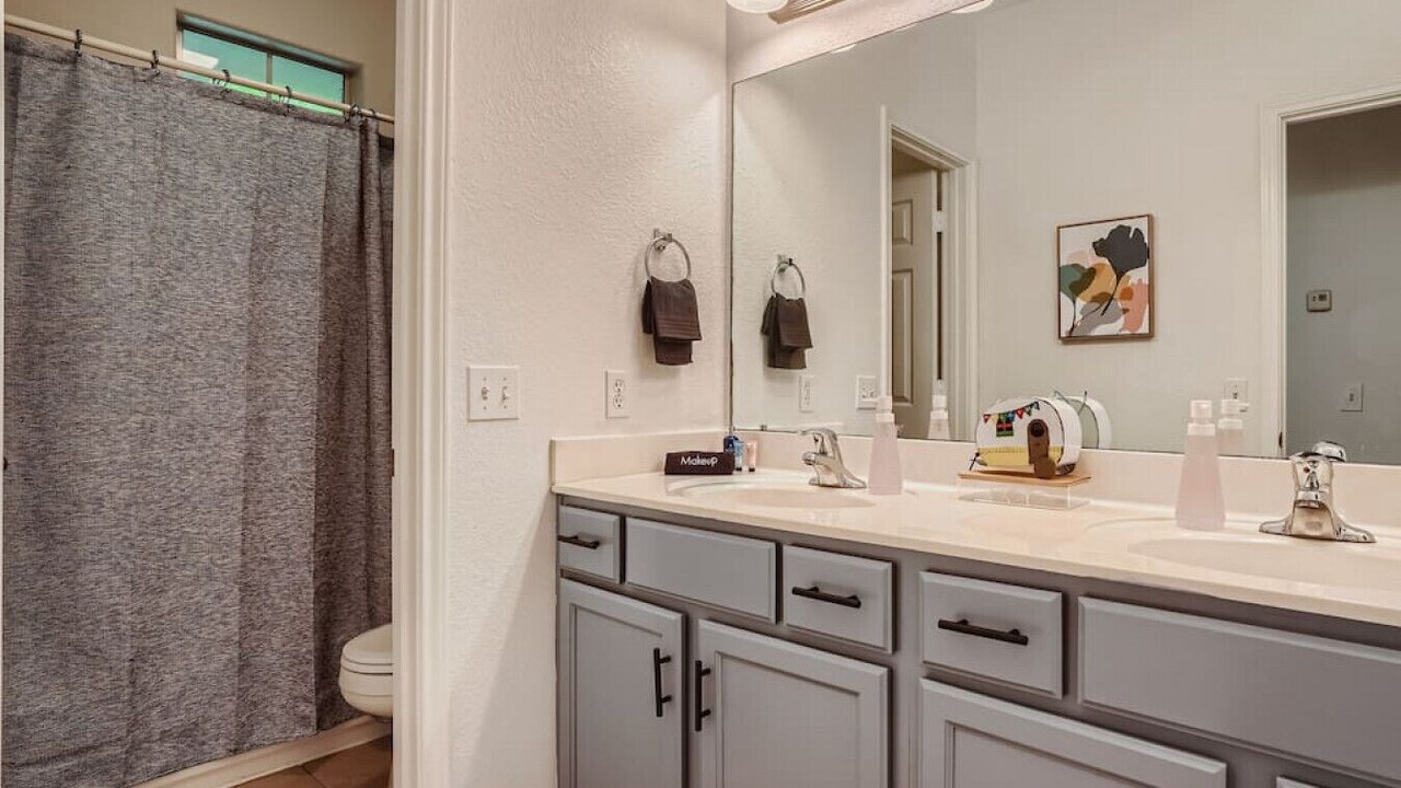 Photo of Bathroom in North Loop
