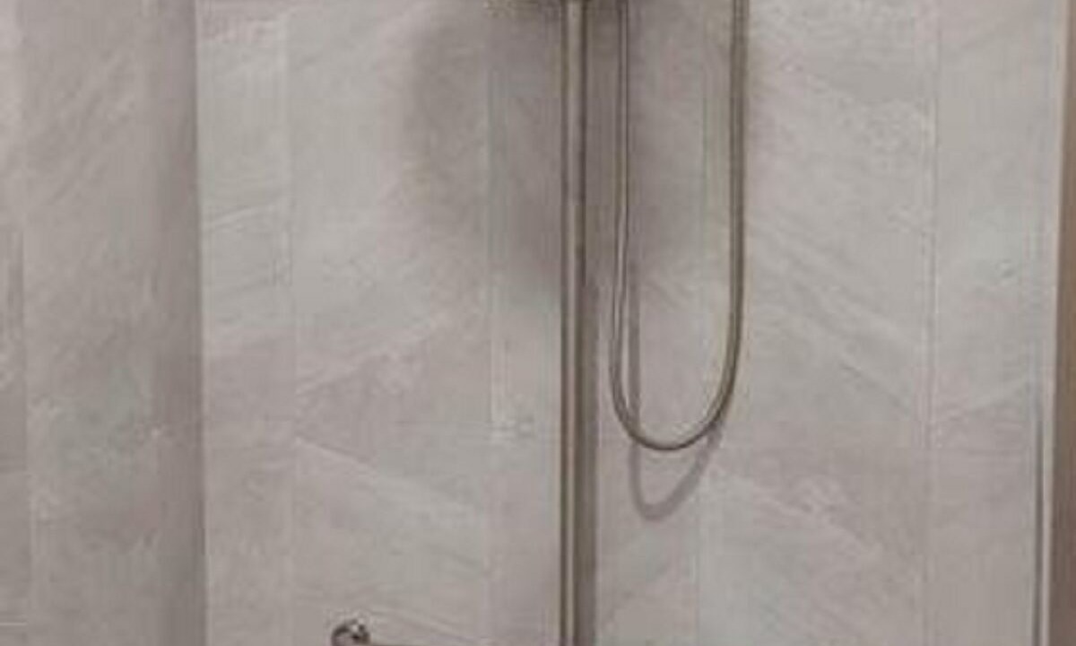 Photo of Bathroom in Newland