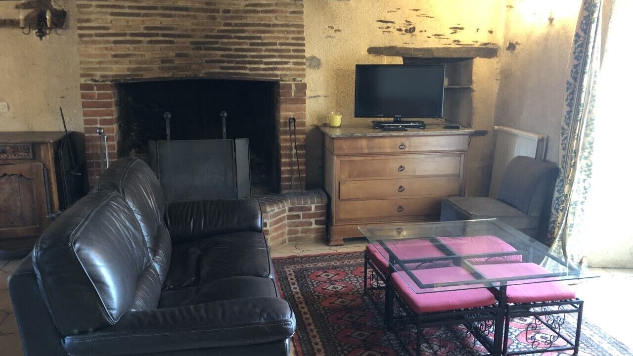 Photo of Livingroom in Chenille-Change