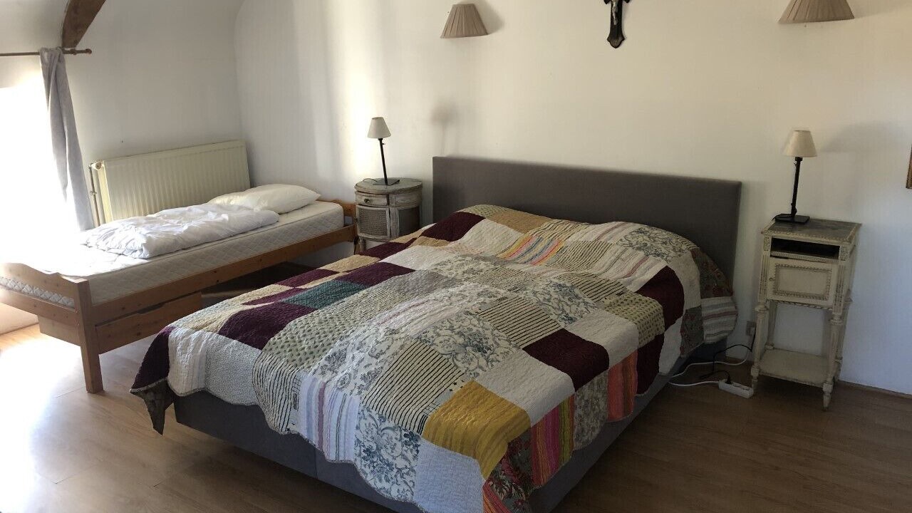 Photo of Bedroom in Chenille-Change