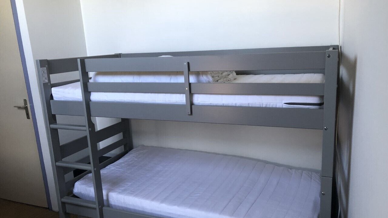 Photo of Bedroom in Chenille-Change