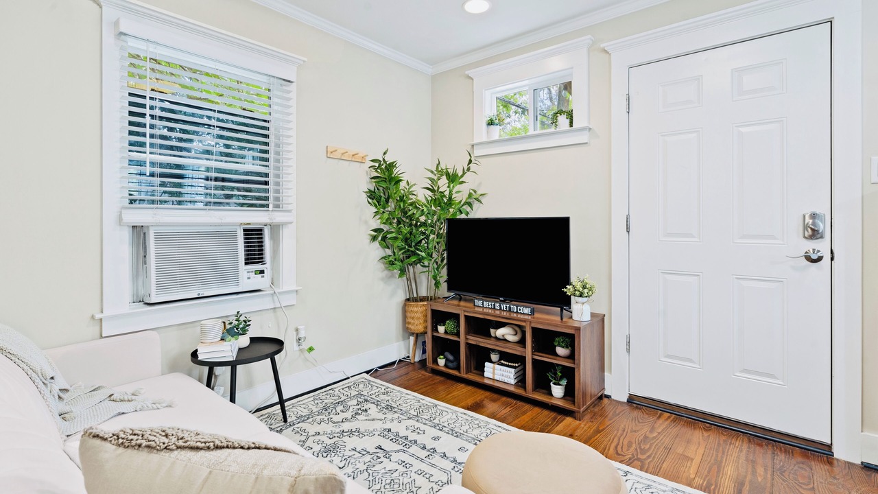 Photo of Livingroom in Greater Heights