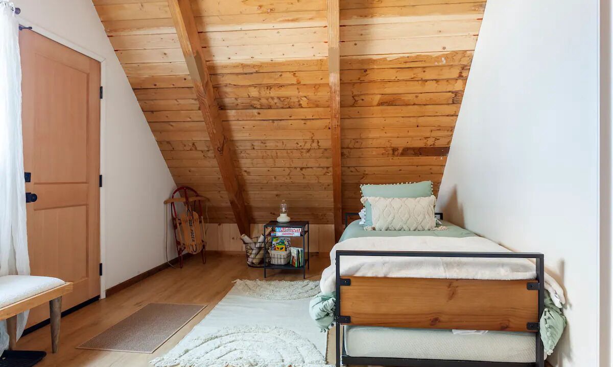 Photo of Bedroom in Arrowbear Lake