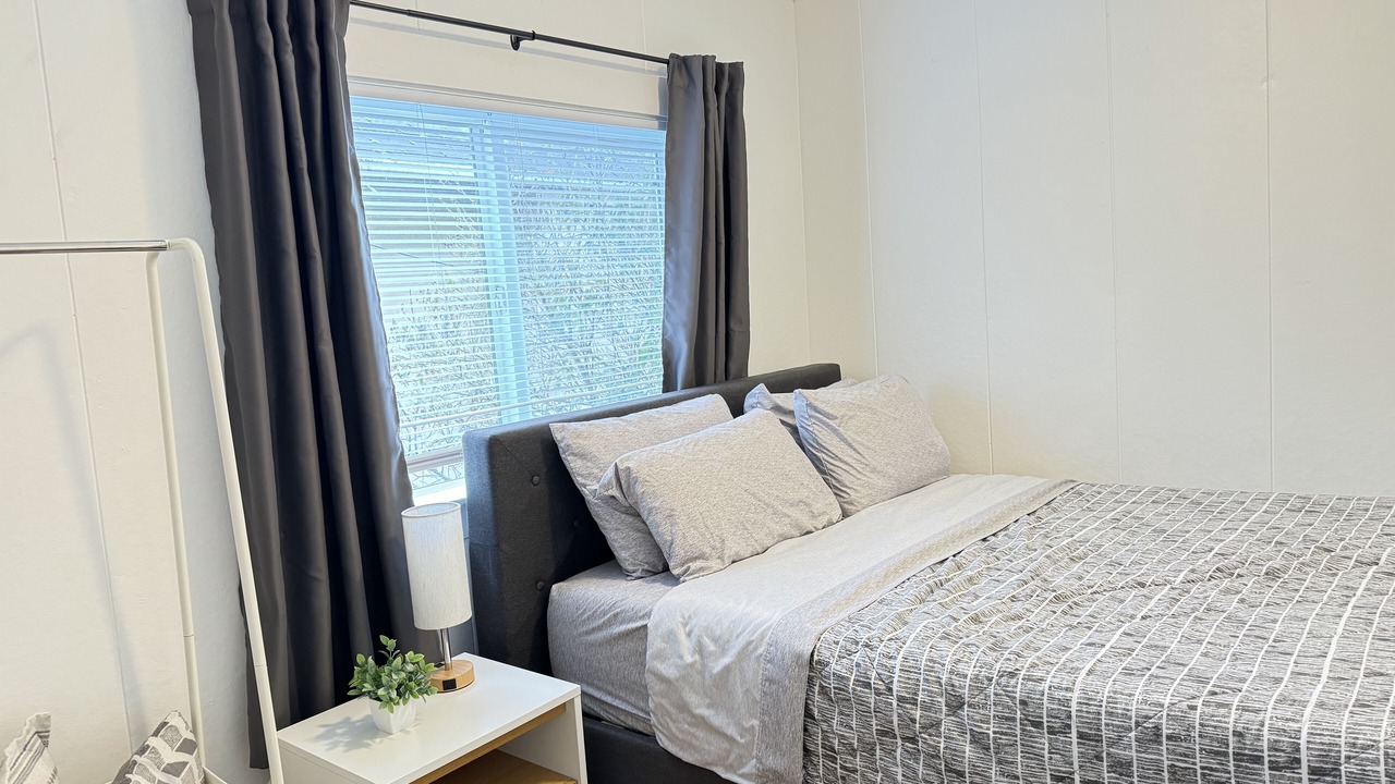 Photo of Bedroom in Alki