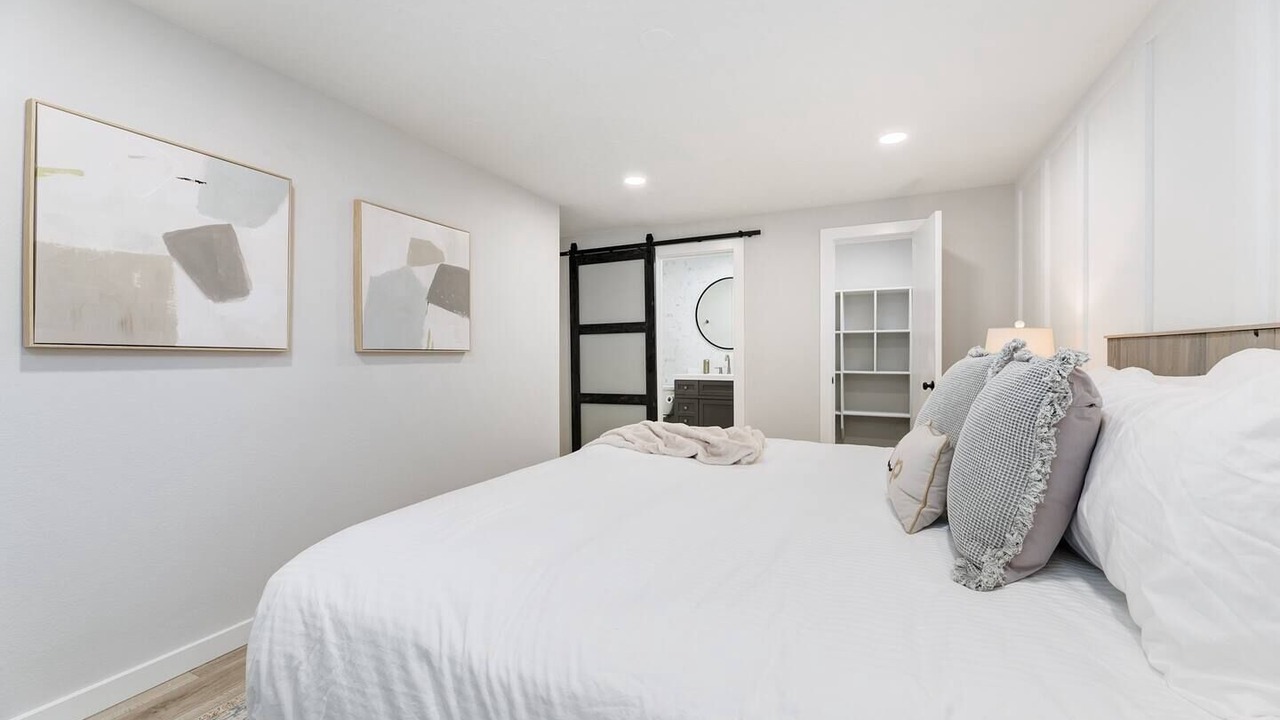 Photo of Bedroom in Eagle