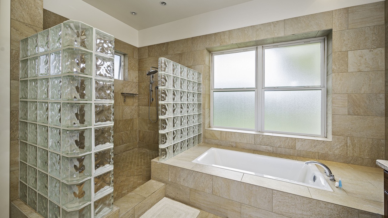 Photo of Bathroom in Mokuleia