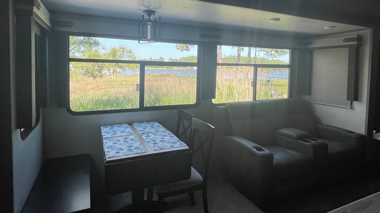 Photo of Livingroom in Pinecrest