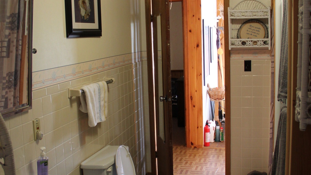 Photo of Bathroom in Byng Inlet