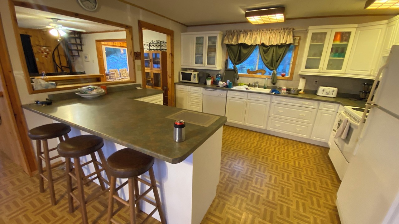 Photo of Kitchen in Byng Inlet