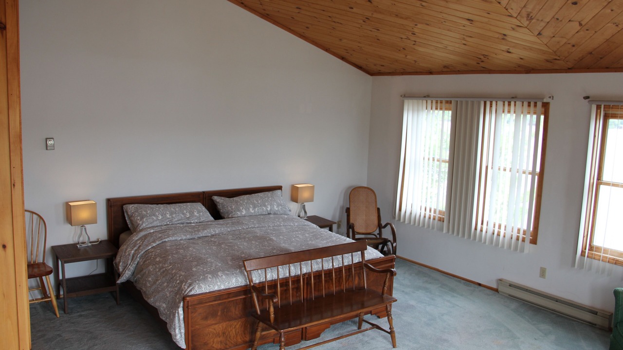 Photo of Bedroom in Byng Inlet