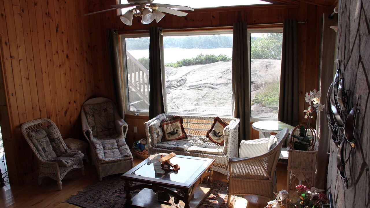 Photo of Livingroom in Byng Inlet