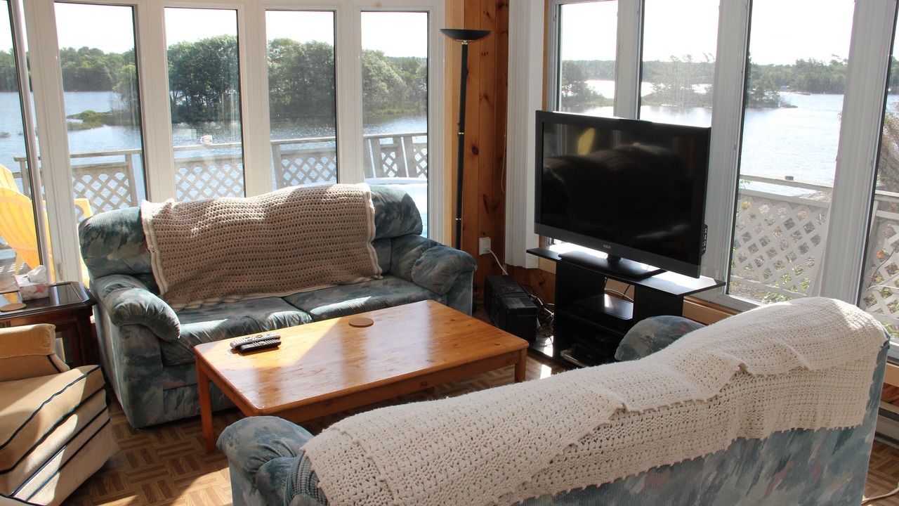 Photo of Livingroom in Byng Inlet