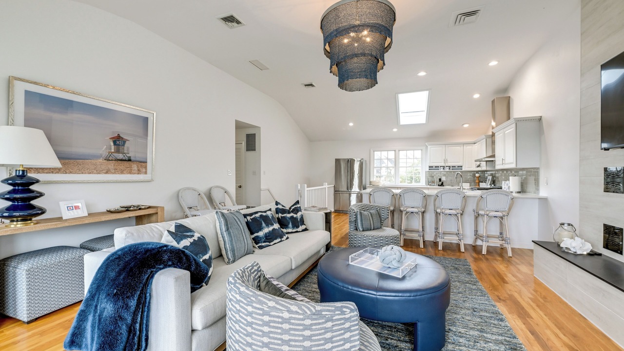 Photo of Livingroom in Westhampton Beach