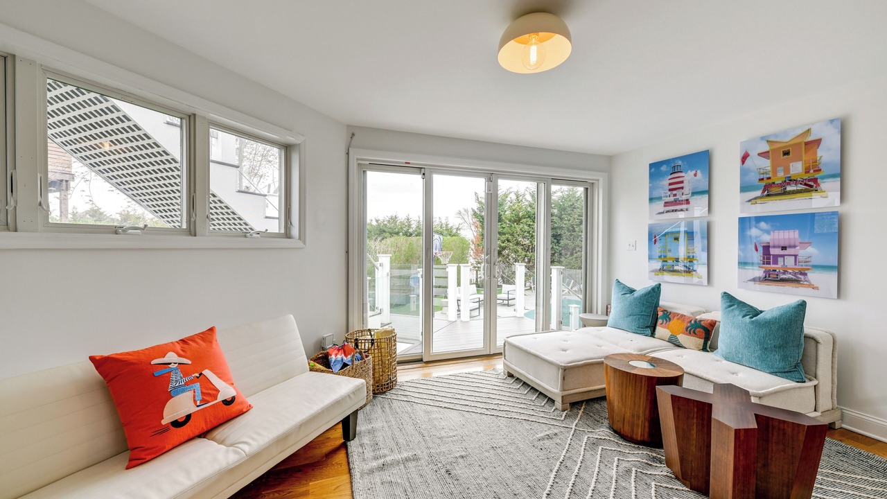 Photo of Livingroom in Westhampton Beach