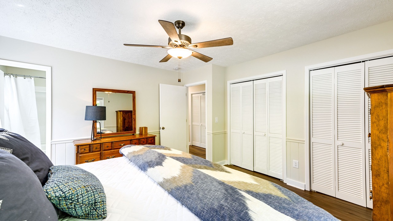 Photo of Bedroom in Sky Valley