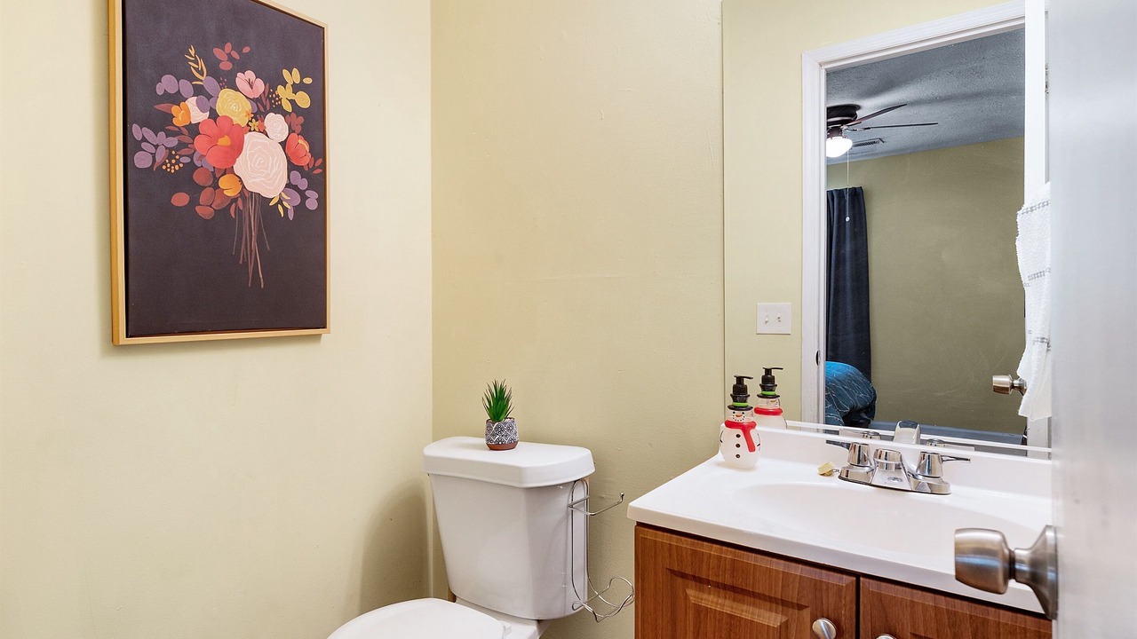 Photo of Bathroom in Calhoun