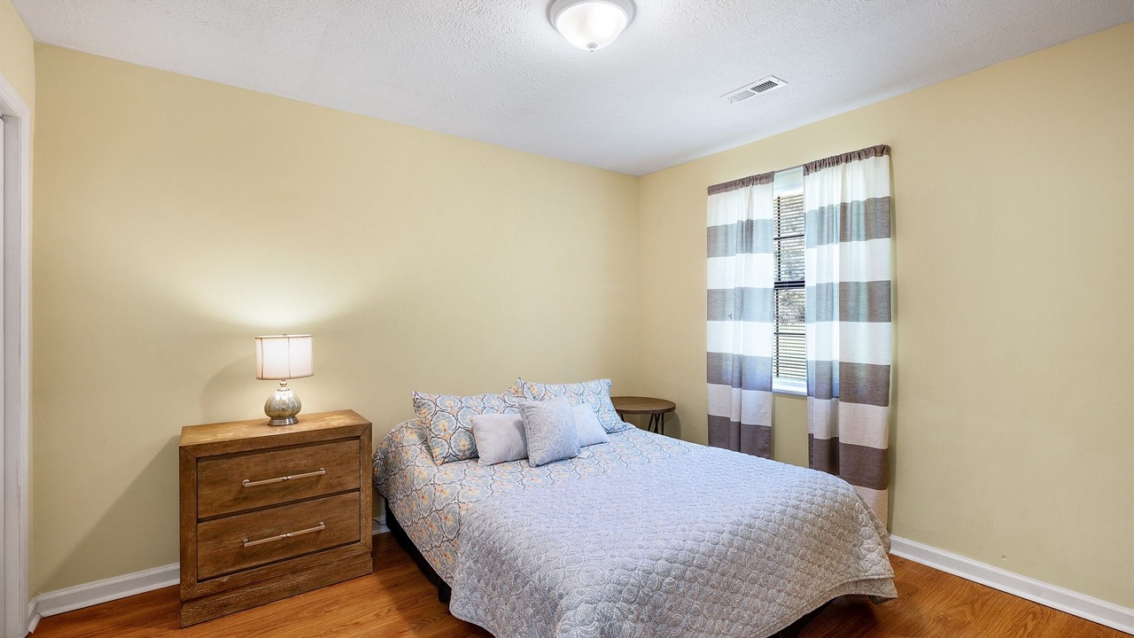 Photo of Bedroom in Calhoun
