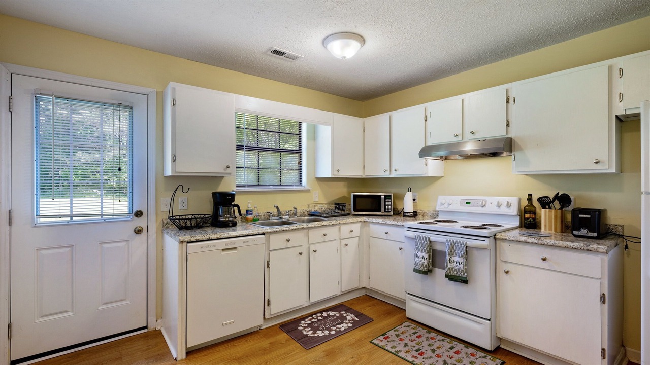 Photo of Others in Calhoun