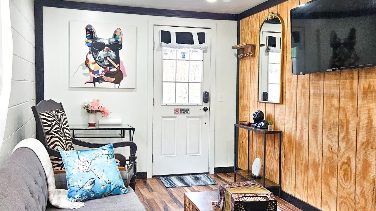 Photo of Livingroom in Charlotte Park