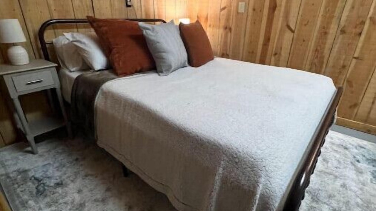 Photo of Bedroom in Saluda