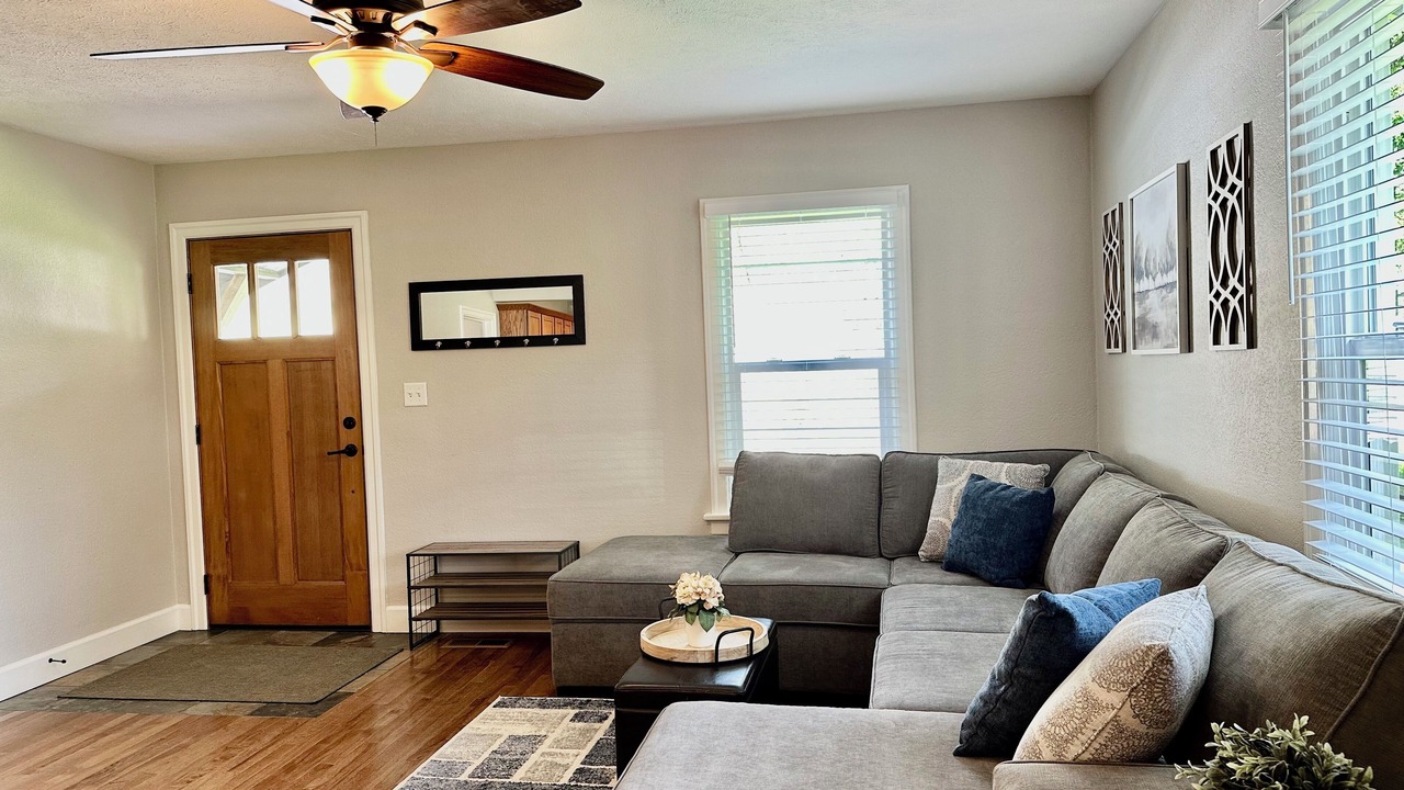 Photo of Livingroom in Colville