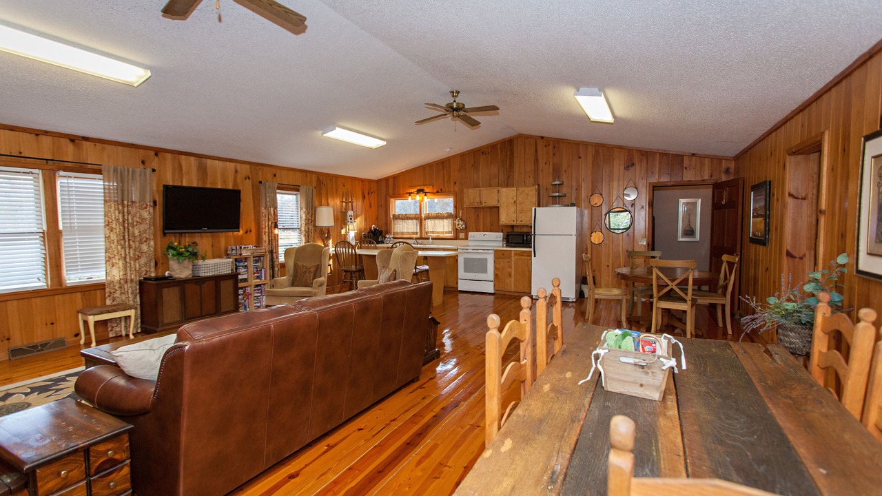 Photo of Livingroom in Tamassee