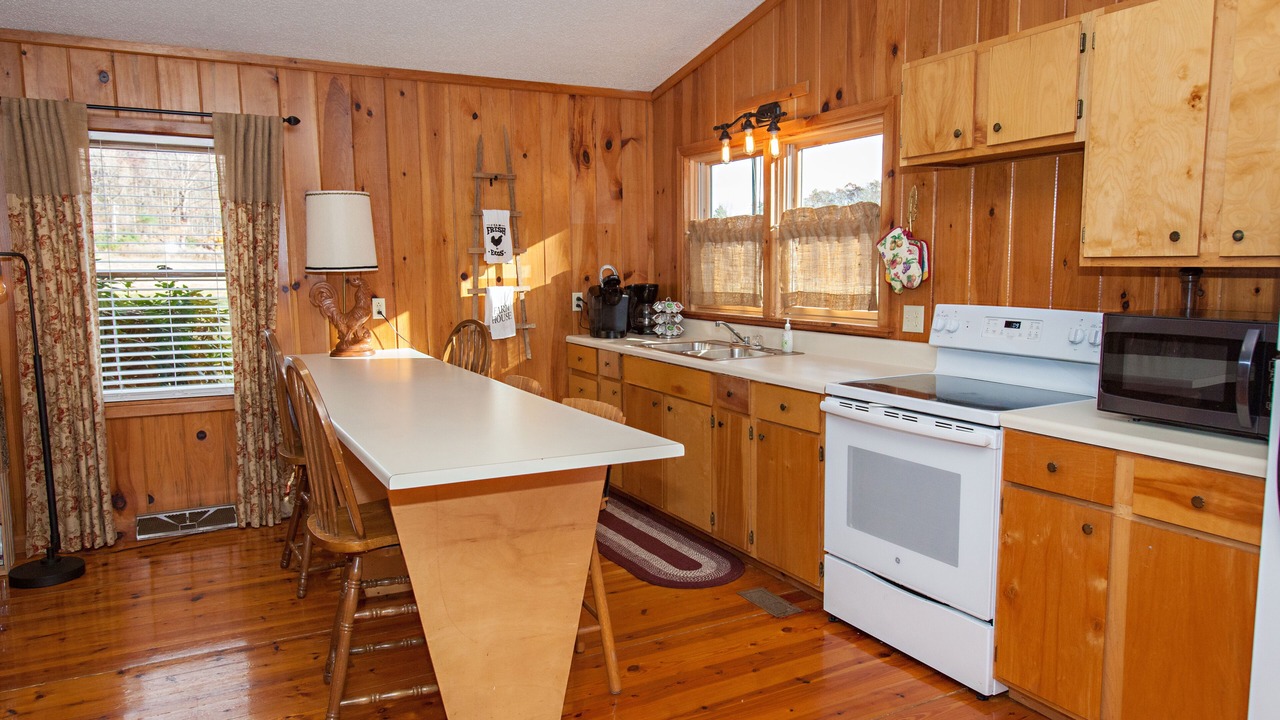 Photo of Kitchen in Tamassee