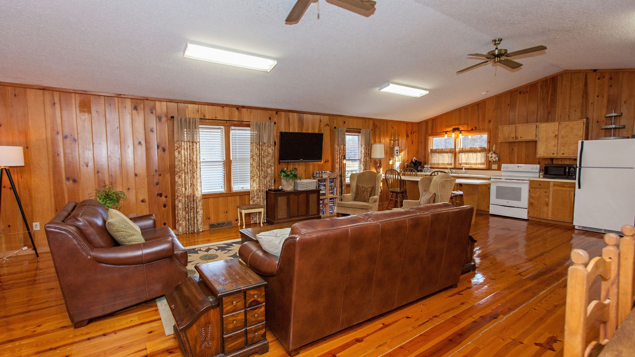 Photo of Livingroom in Tamassee