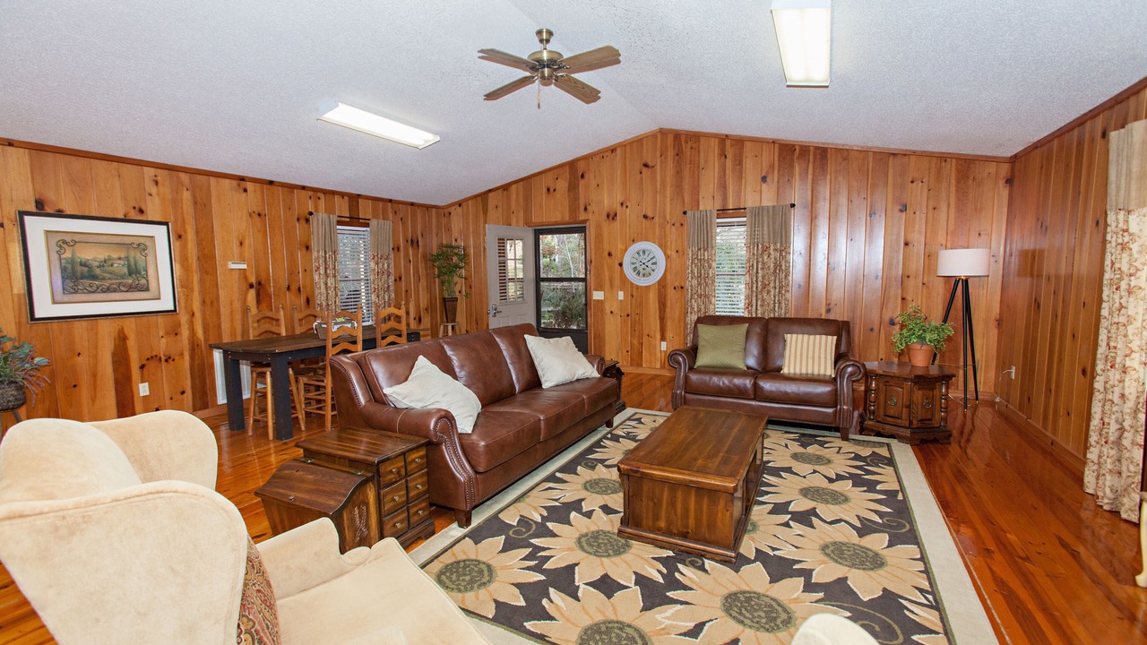Photo of Livingroom in Tamassee