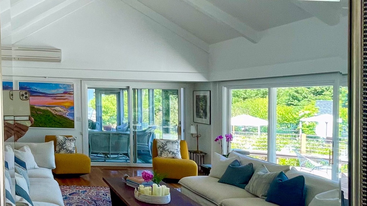 Photo of Livingroom in Tisbury