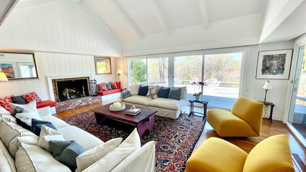 Photo of Livingroom in Tisbury