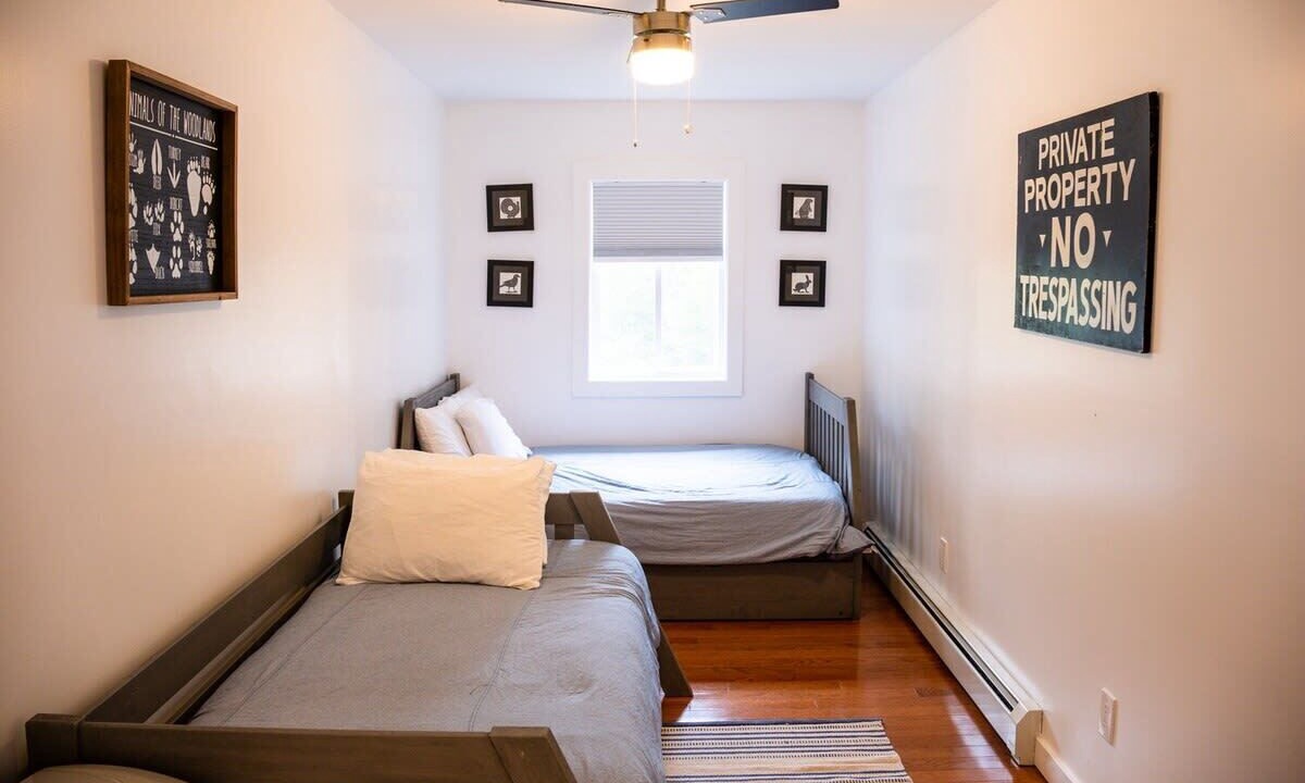 Photo of Bedroom in Roscoe
