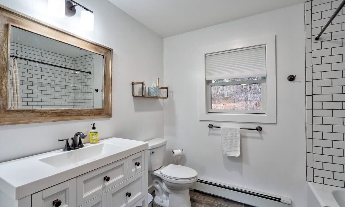 Photo of Bathroom in Roscoe