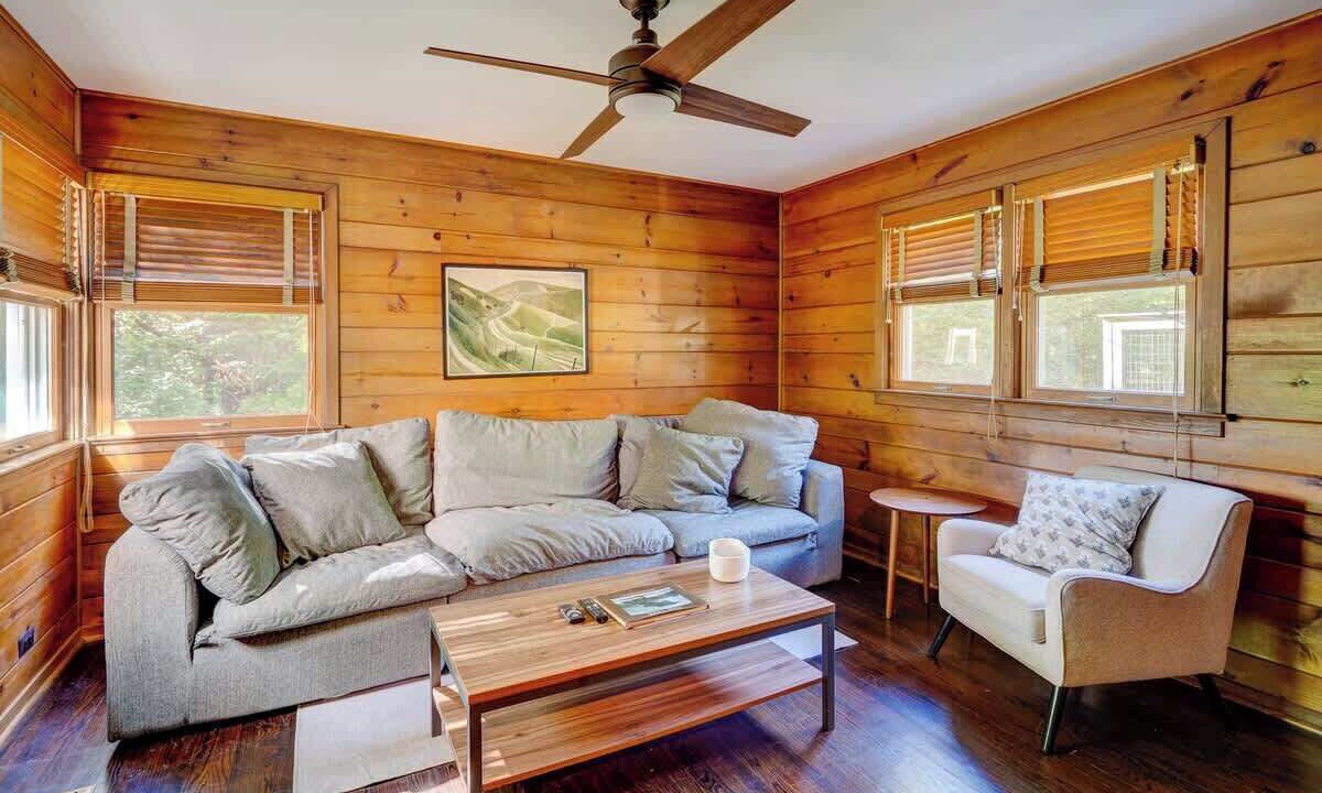 Photo of Livingroom in Forestburgh