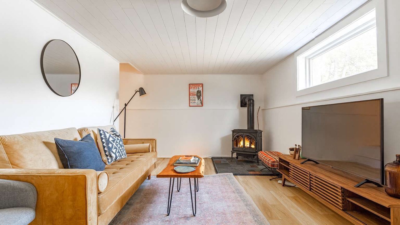 Photo of Livingroom in Hollowville