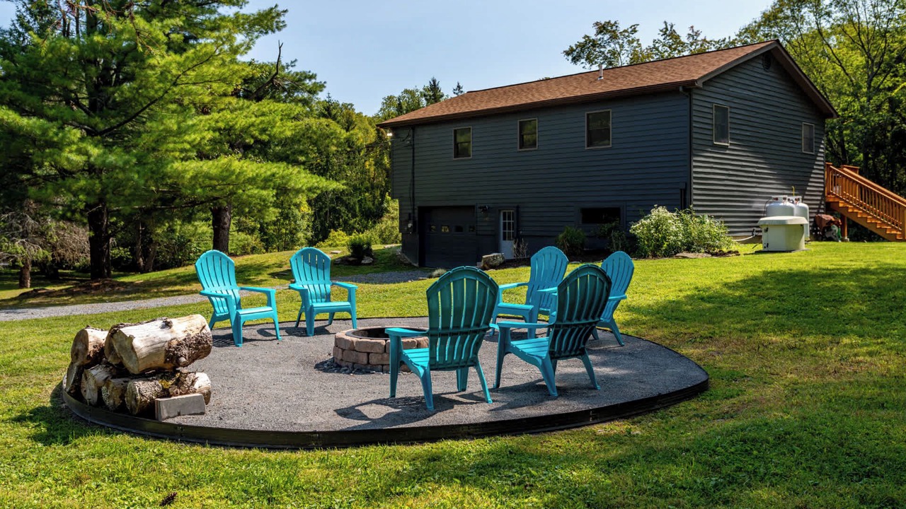 Photo of Patio Balcony in Hollowville