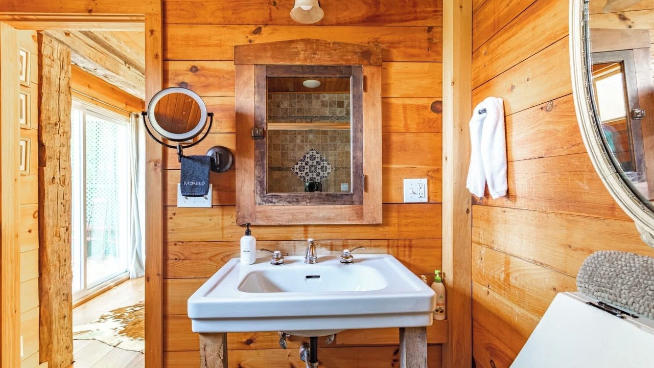 Photo of Bathroom in Claryville