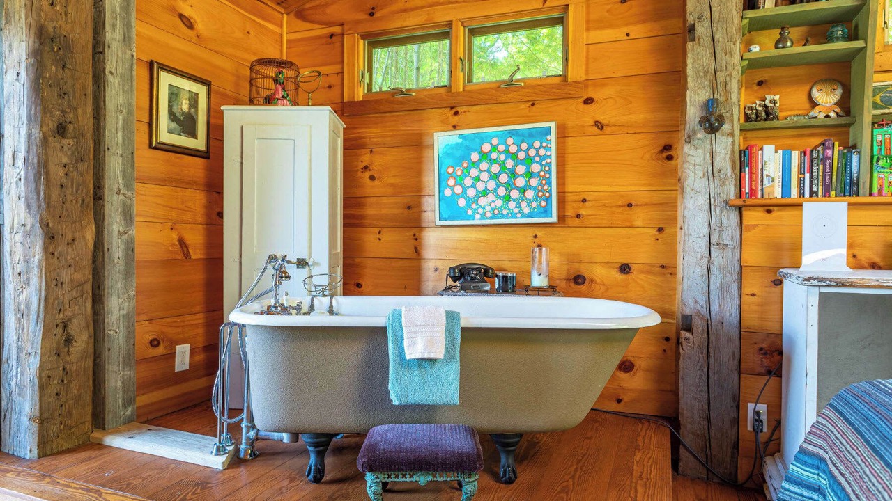 Photo of Bathroom in Claryville