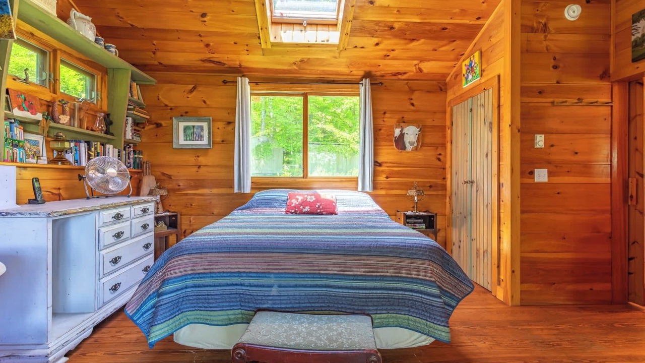 Photo of Bedroom in Claryville