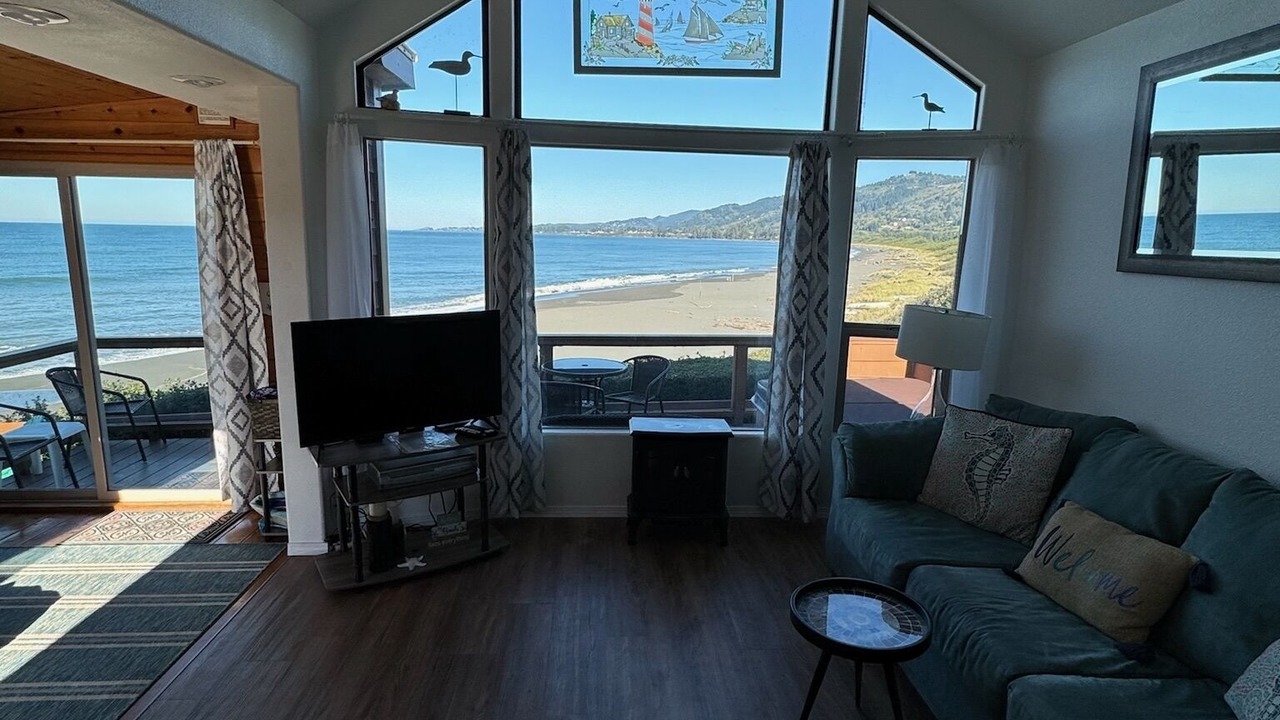 Photo of Livingroom in Smith River