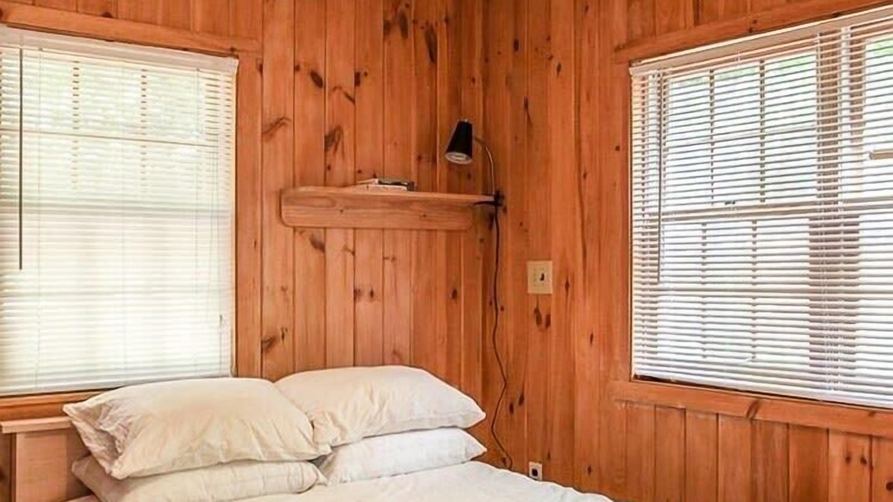 Photo of Bedroom in Town of Denning