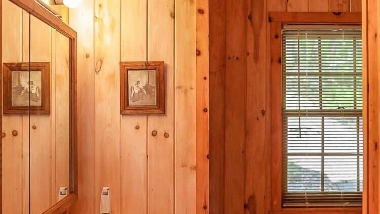 Photo of Bathroom in Town of Denning