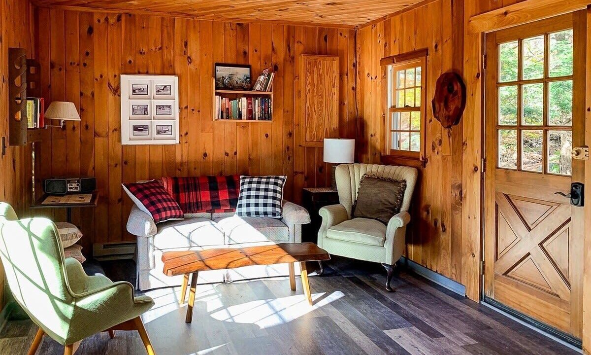 Photo of Livingroom in Town of Denning