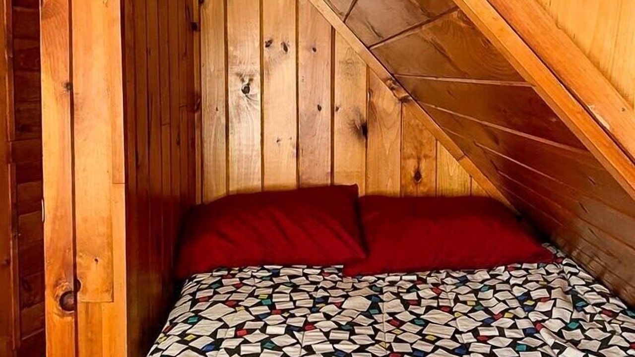 Photo of Bedroom in Town of Denning