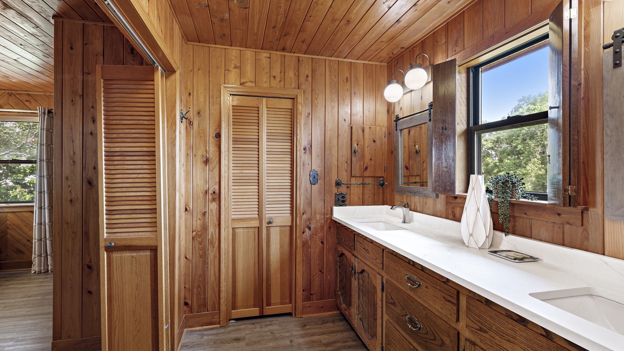 Photo of Bathroom in Elberta