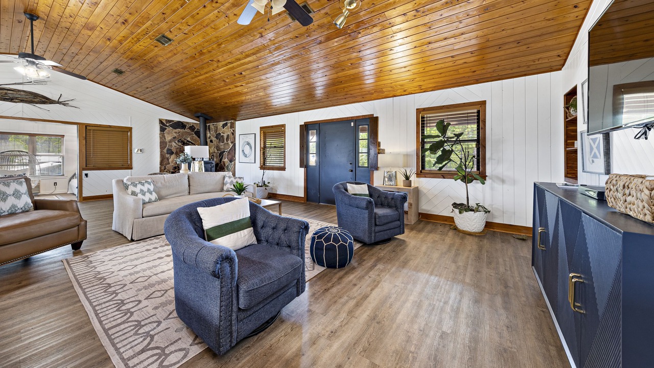 Photo of Livingroom in Elberta