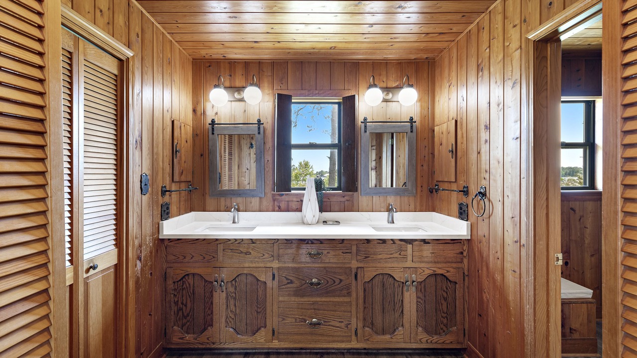 Photo of Bathroom in Elberta