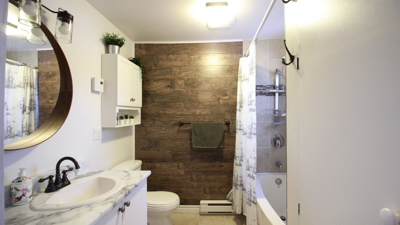 Photo of Bathroom in Saint-Andre-Avellin
