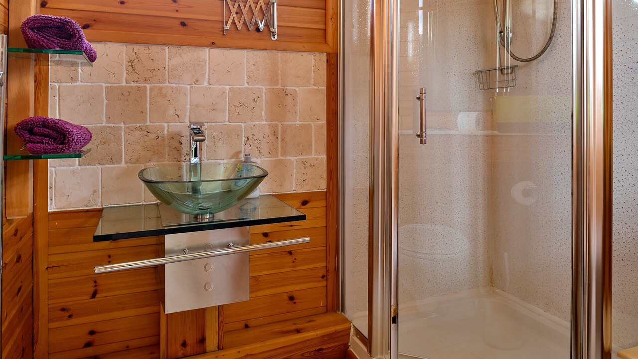 Photo of Bathroom in Penmaenpool