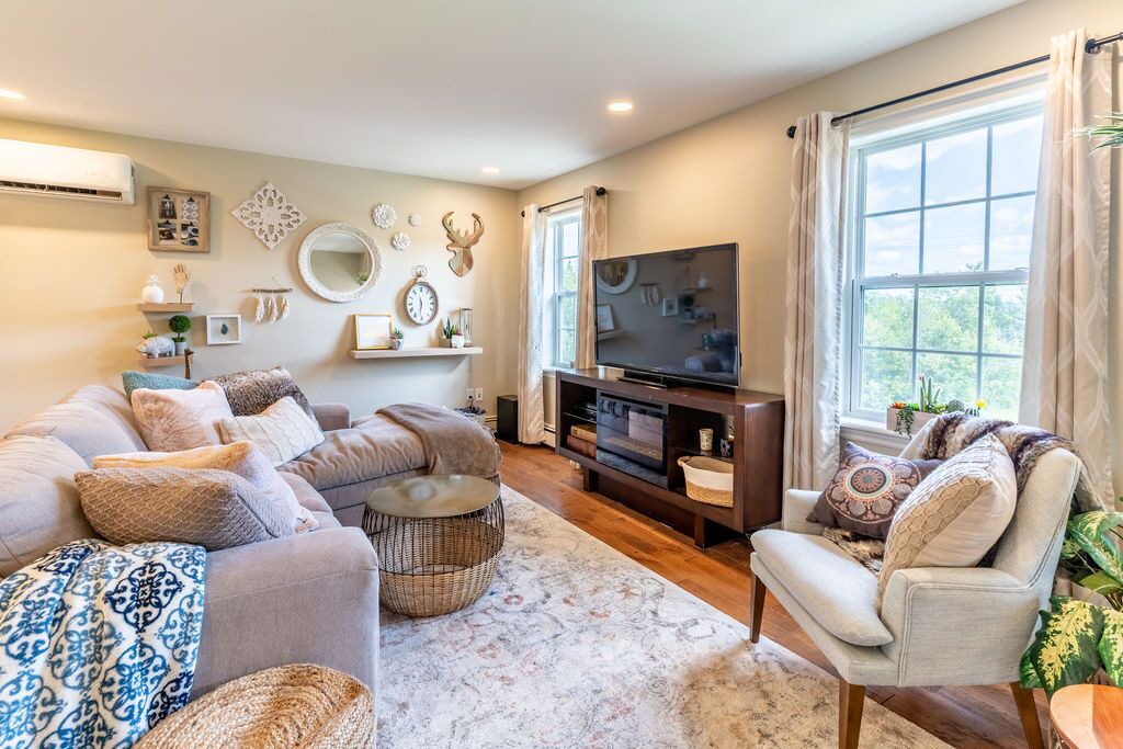 Photo of Livingroom in Porters Lake